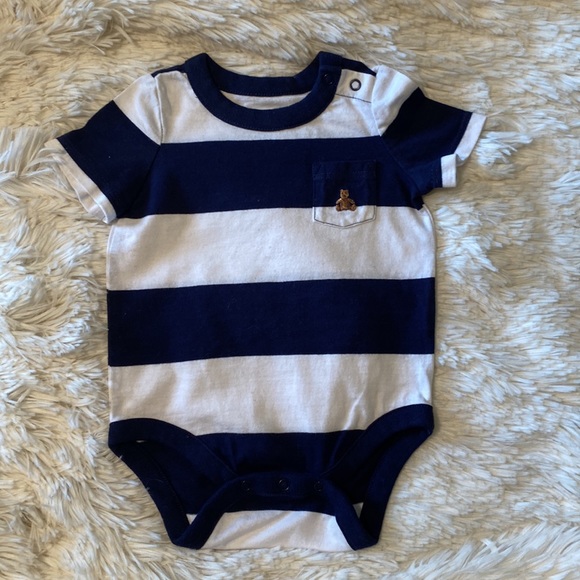 6 Month Carter’s Swim Set, Gap 0-3 Month Onesies Blue& Red Stripes, Gap 0-3 Camo - Picture 7 of 16
